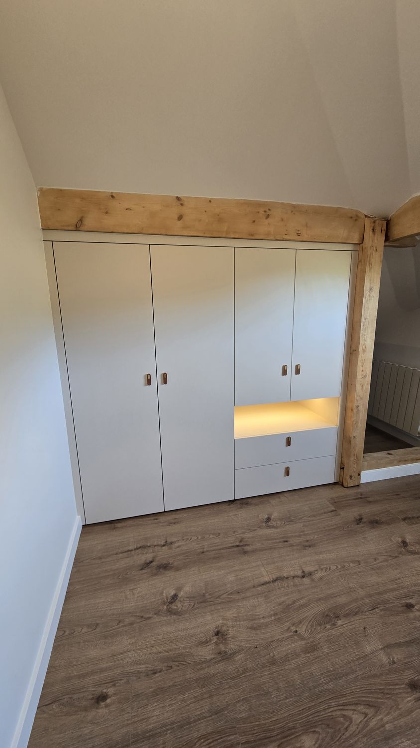 Aménagement sous pente et dressing sur mesure